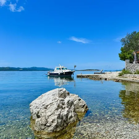 Robinson Style Holiday Lavdara شقة
