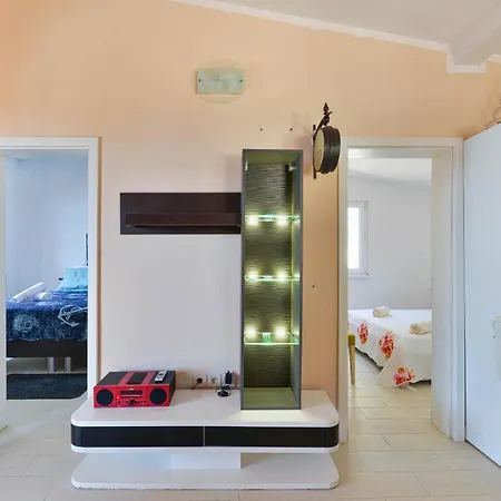 Robinson Style Holiday Lavdara شقة *